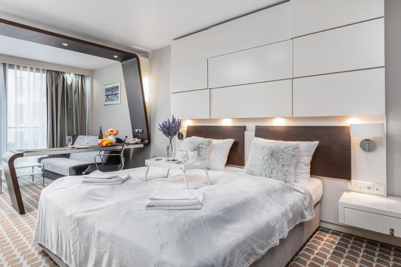 Marine Deluxe With Apartment